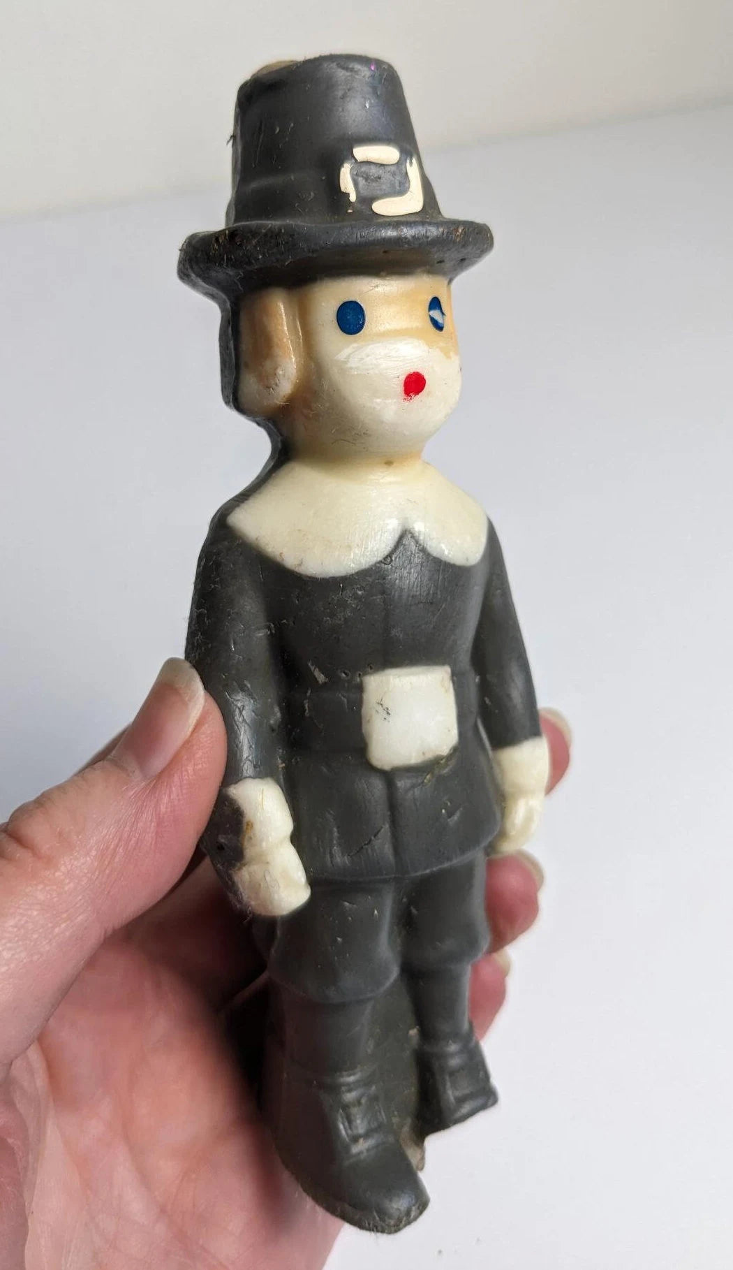 Set of 2 Thanksgiving Pilgrim Figure Candles