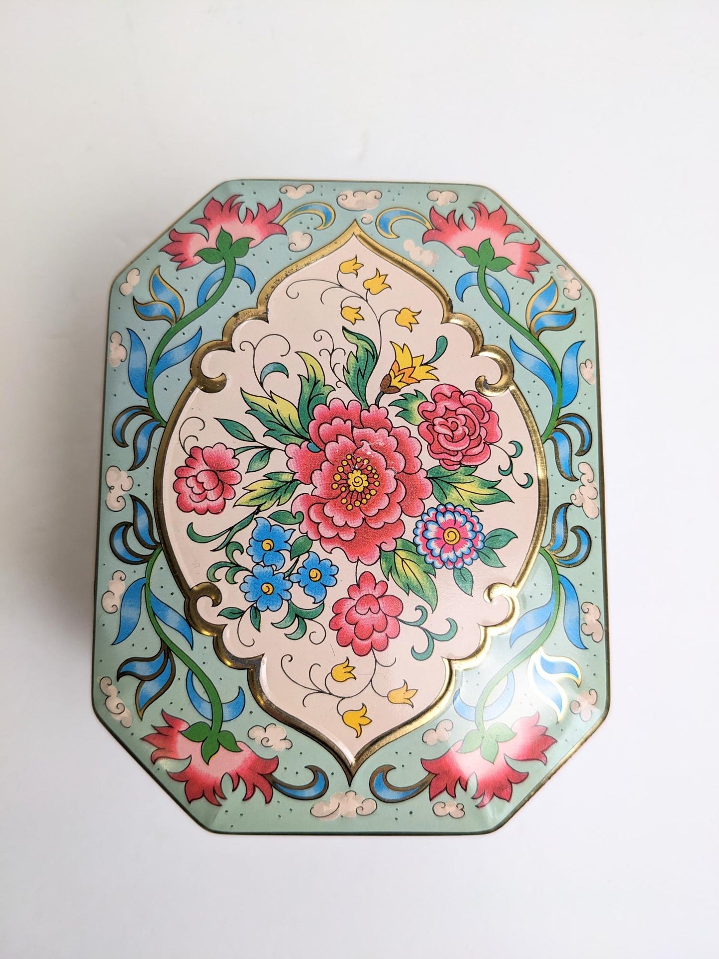 Daher Vintage Hinged Tin Box
