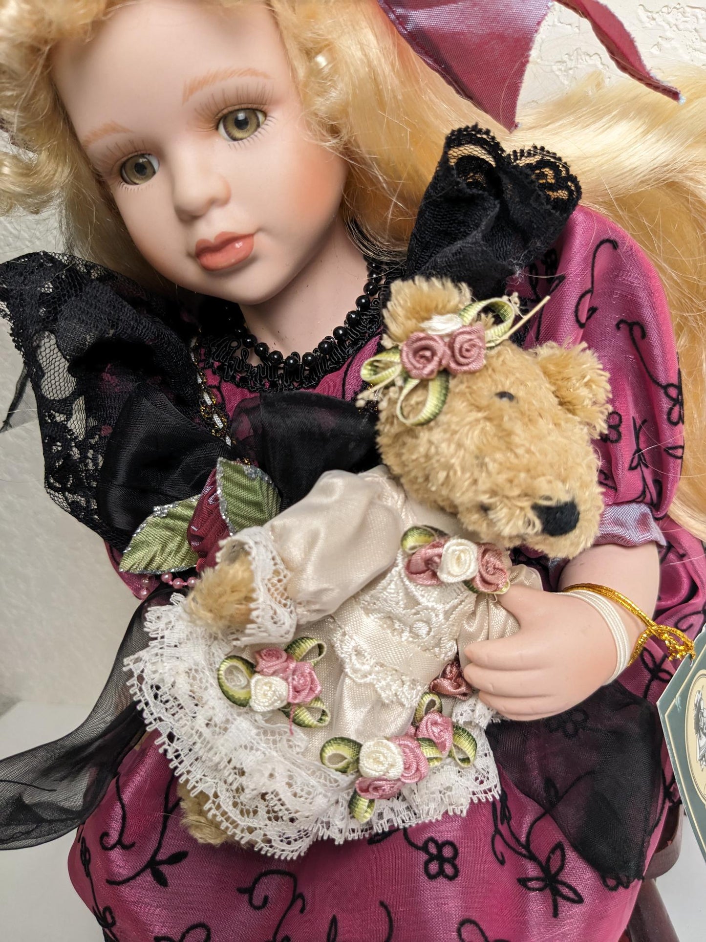 Geppeddo Felicia 'Modern Porcelain' Vintage Doll 13" tall