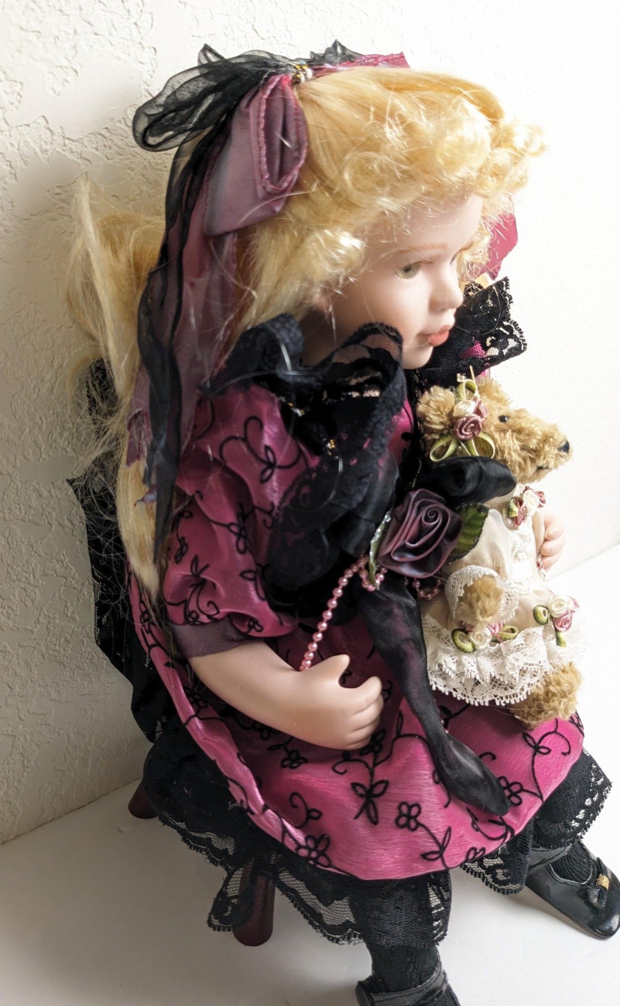 Geppeddo Felicia 'Modern Porcelain' Vintage Doll 13" tall