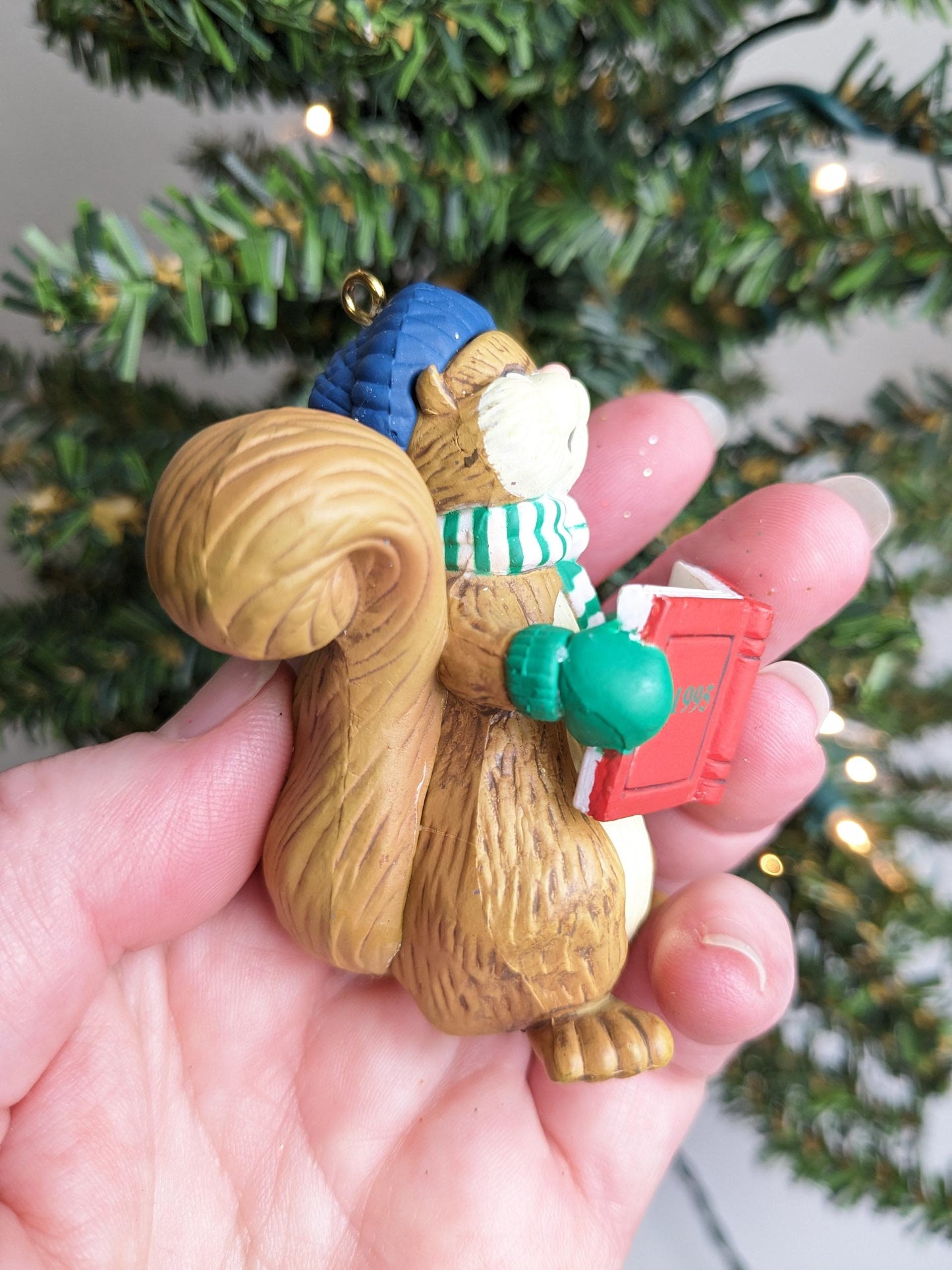 1995 Singing Caroling Squirrel Vintage Christmas Ornament DCI