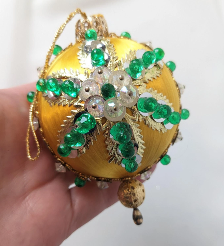 Gold Snowflake Beaded Pushpin Christmas Ornaments