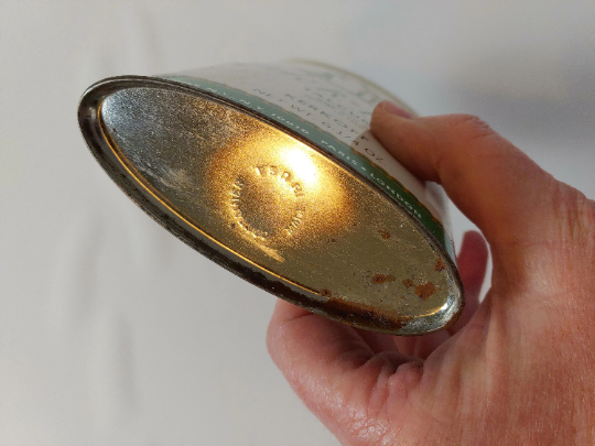 Vintage Kerkoff 1930's Djer Kiss Vintage Talcum Powder Tin