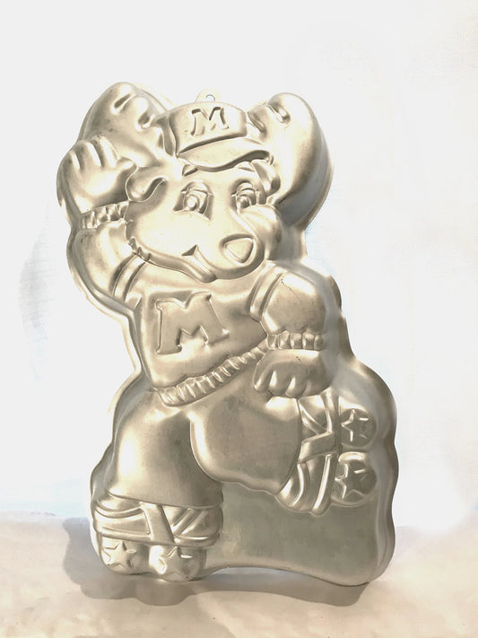 Wilton Cake Pan 1985 Montgomery Moose (2105-1968) Roller Skating