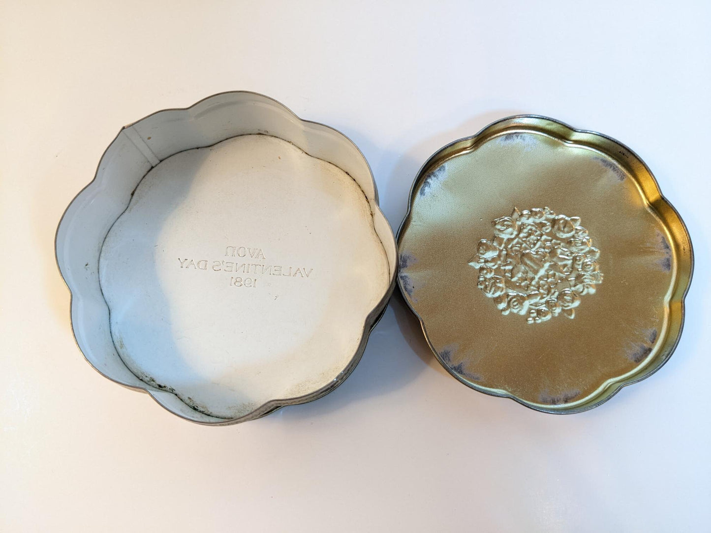 Vintage 1981 Avon Valentine's Day Collectors Tin