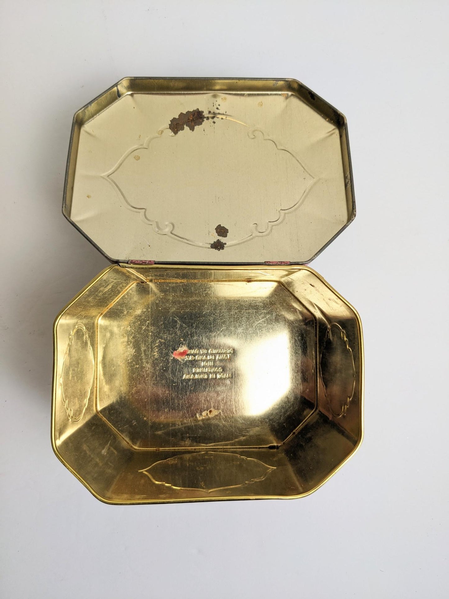 Daher Vintage Hinged Tin Box