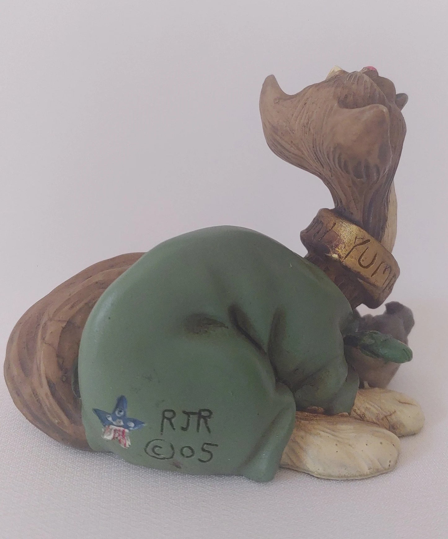 Yummy Cat Figurine by the Lost Woodsman