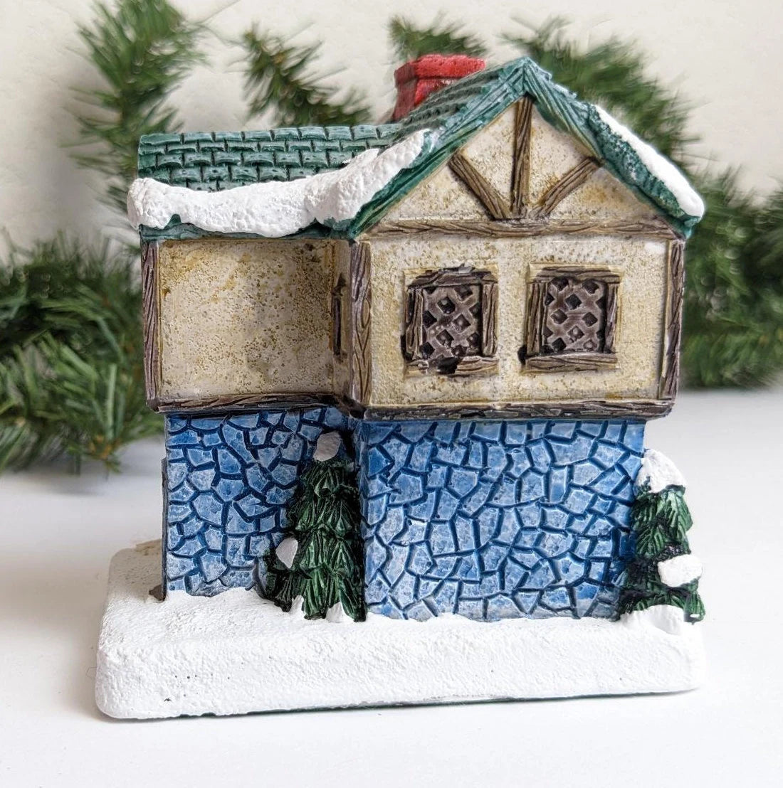 A Dickens Christmas Cold Cast Cottage Black Swan Pub Figurine