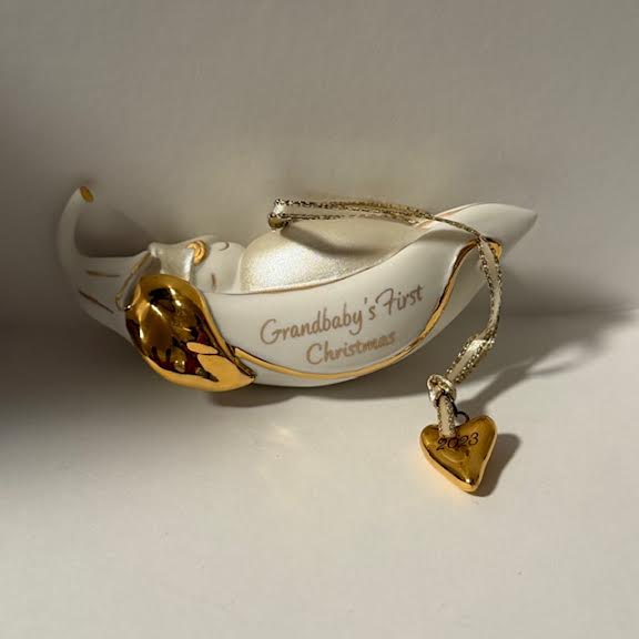 Hallmark Keepsake-Grandbaby's First Christmas-2023-Pea in a Pod