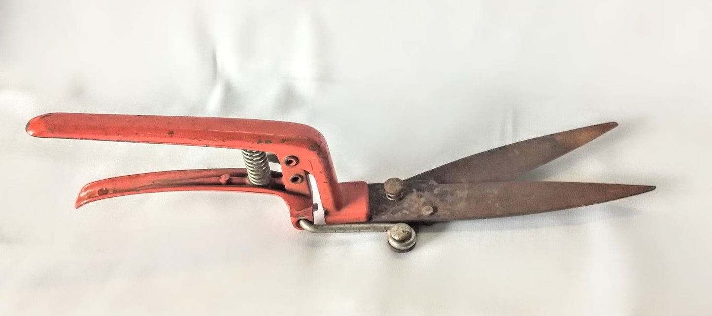 Vintage Metal Lawn Clippers