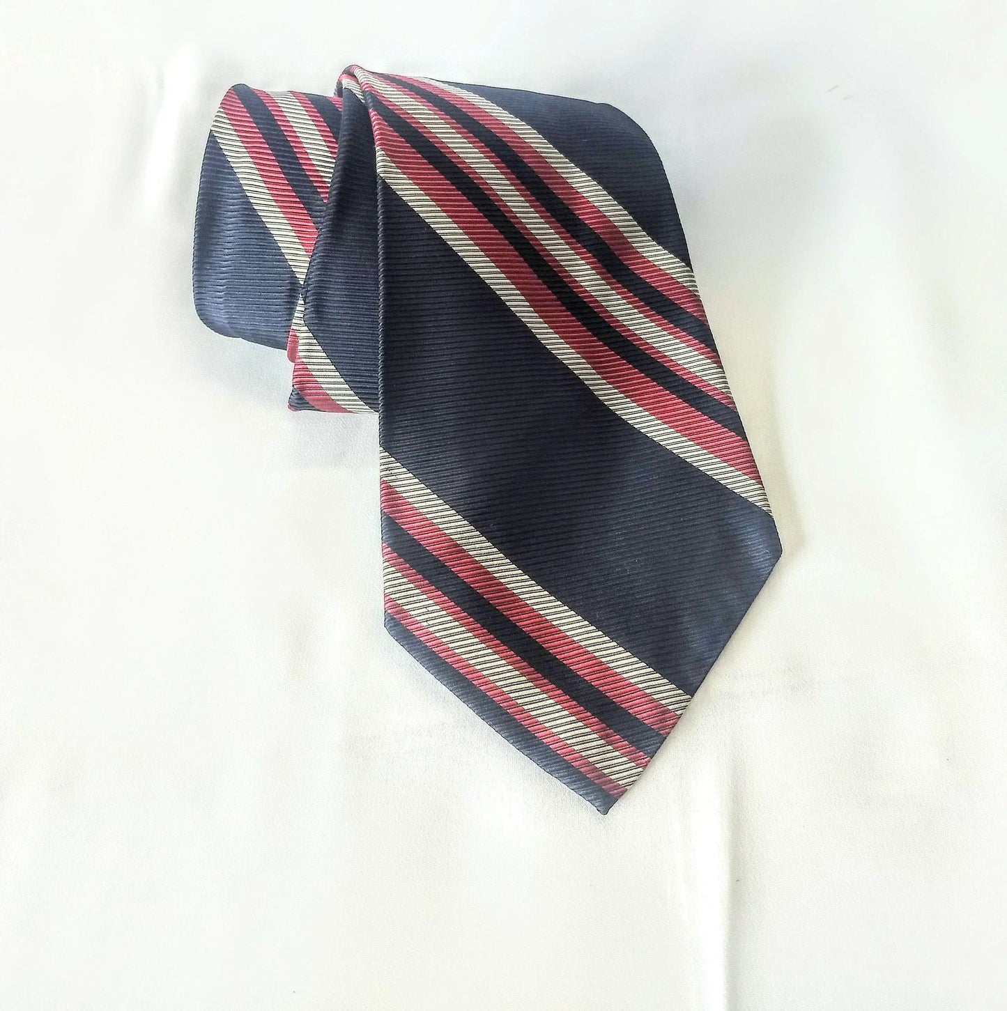 Vintage Men's Macy's Tie Blue with Red and White Stripes