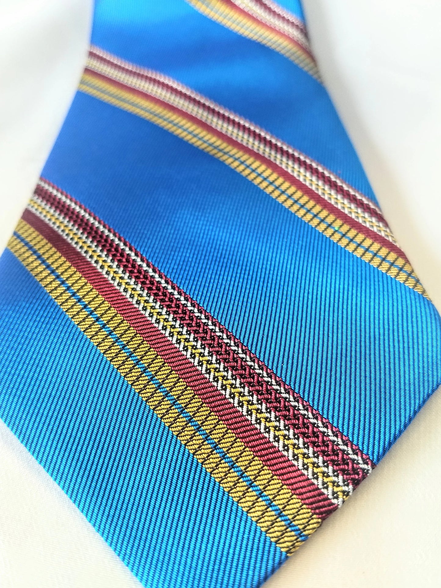 Vintage Men's Necktie Blue Maroon Gold