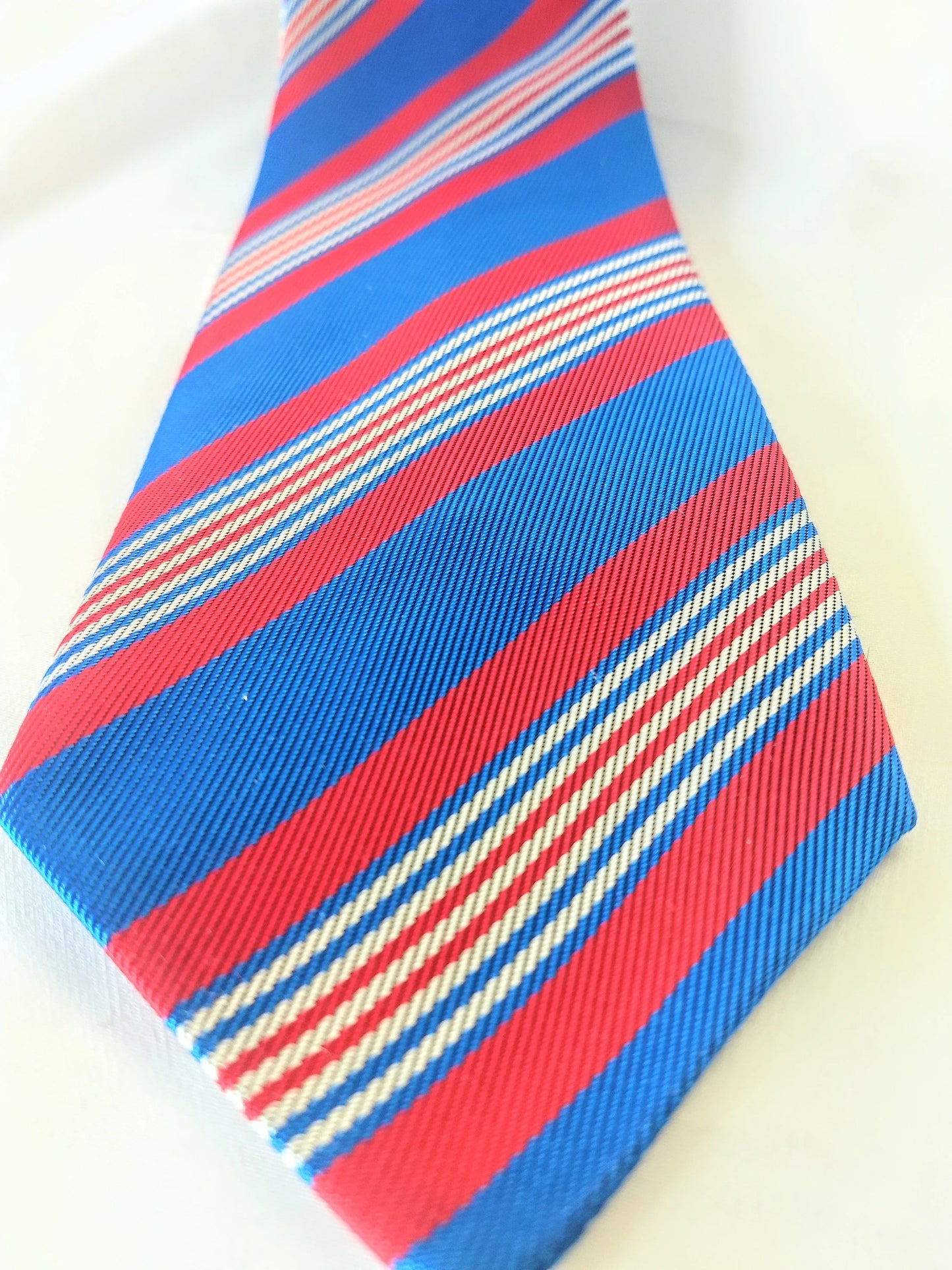 Vintage Men's Bright Red, White & Blue Pattern Necktie