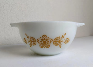 Vintage Pyrex Butterfly Gold Cinderella Mixing Bowl