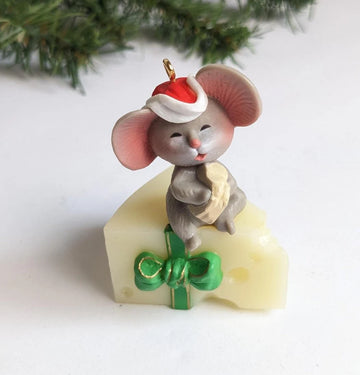 Vintage Hallmark 1983 Mouse on Cheese Ornament