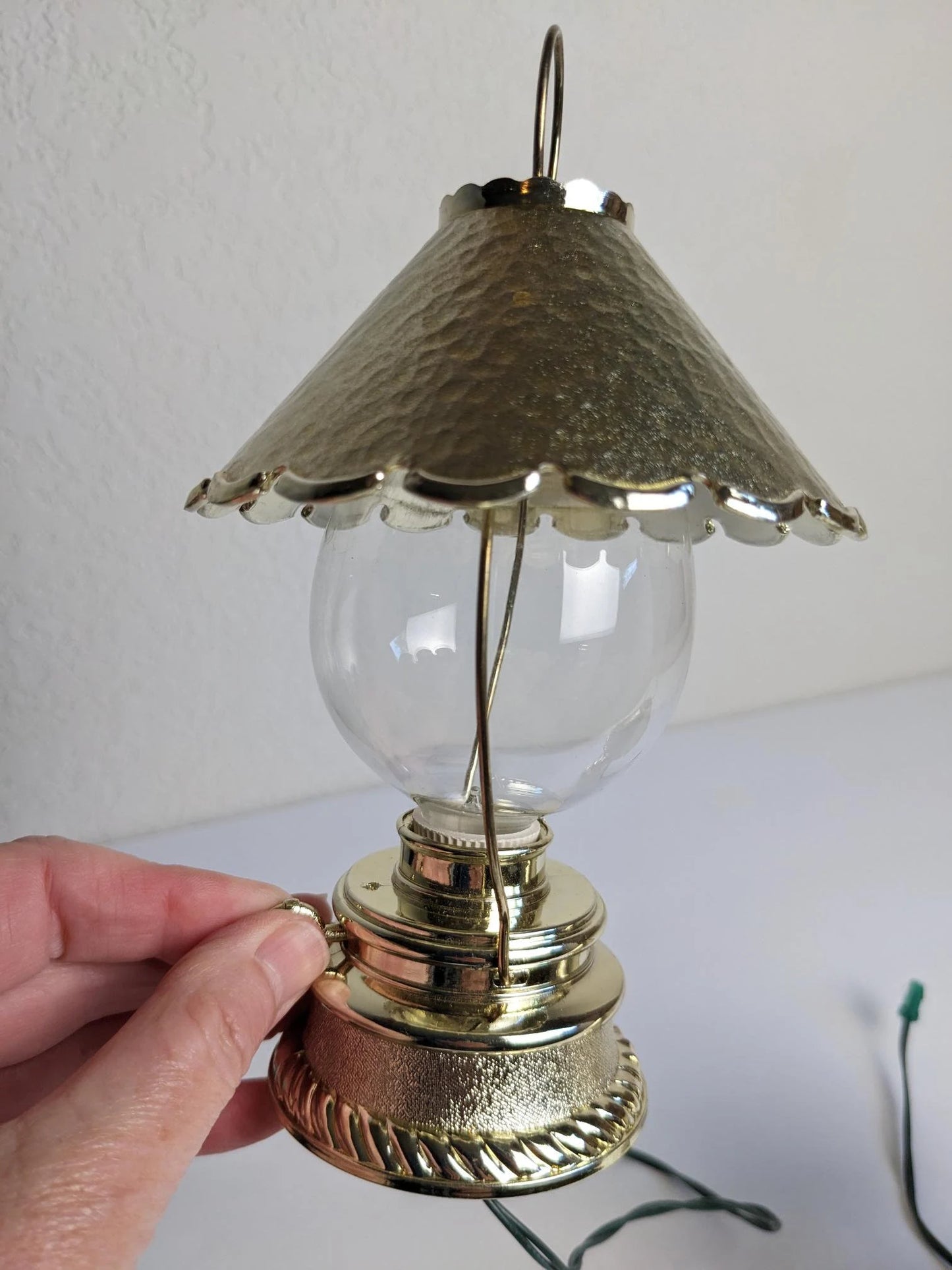 Vintage Oil Lamp Light Up Lantern Ornaments