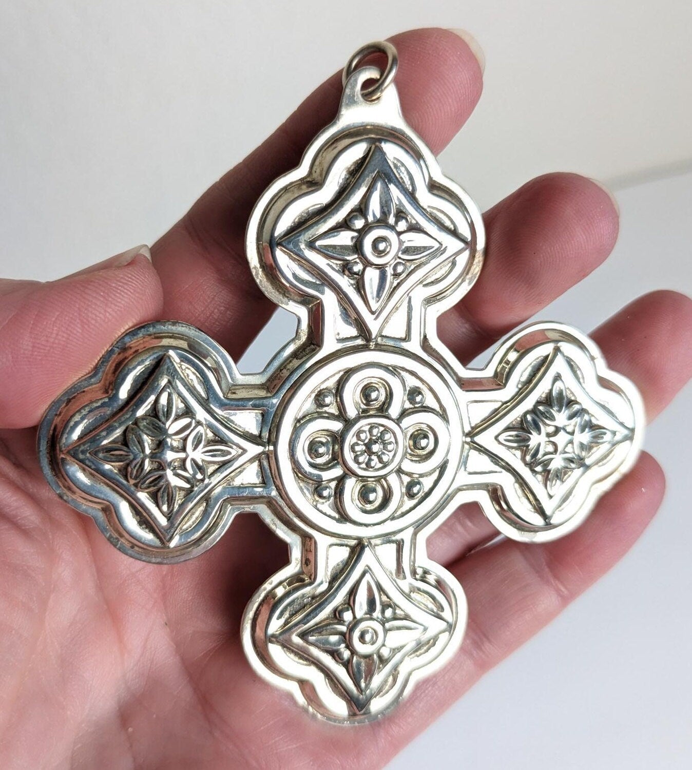 Vintage 1971 Reed & Barton Sterling Silver Christmas Cross Ornament