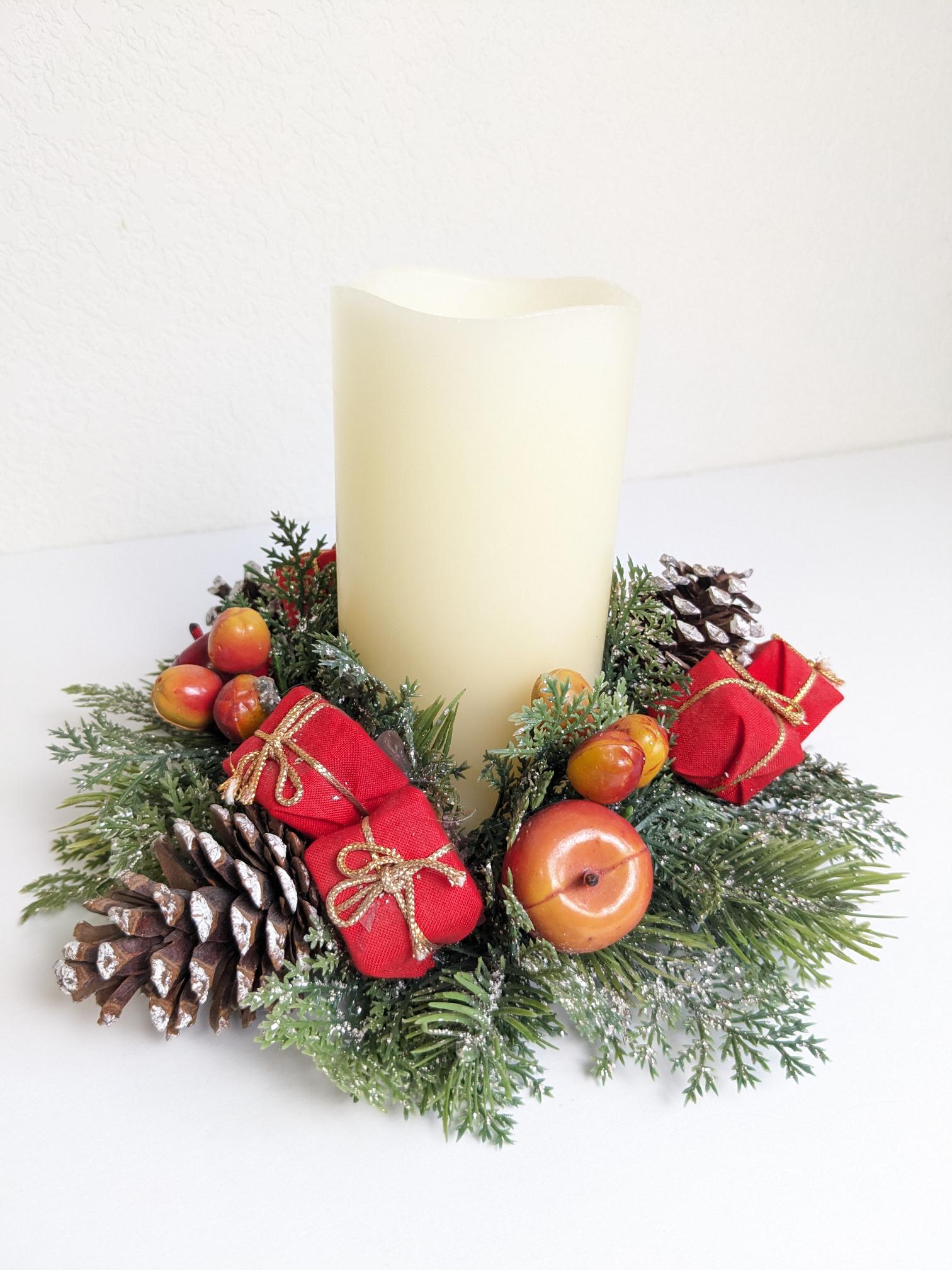 MCM Plastic Christmas Candle Ring Wreath