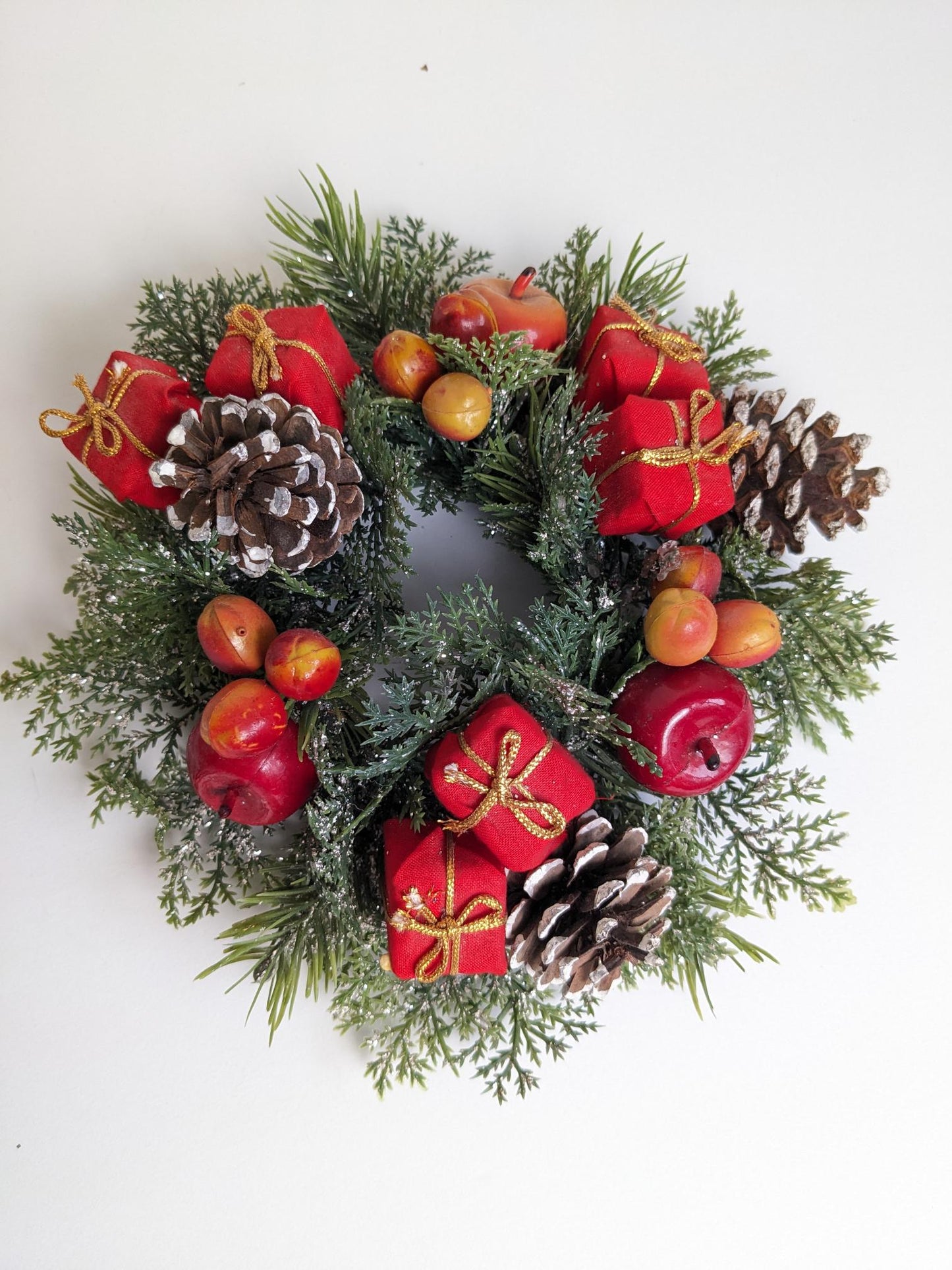 MCM Plastic Christmas Candle Ring Wreath