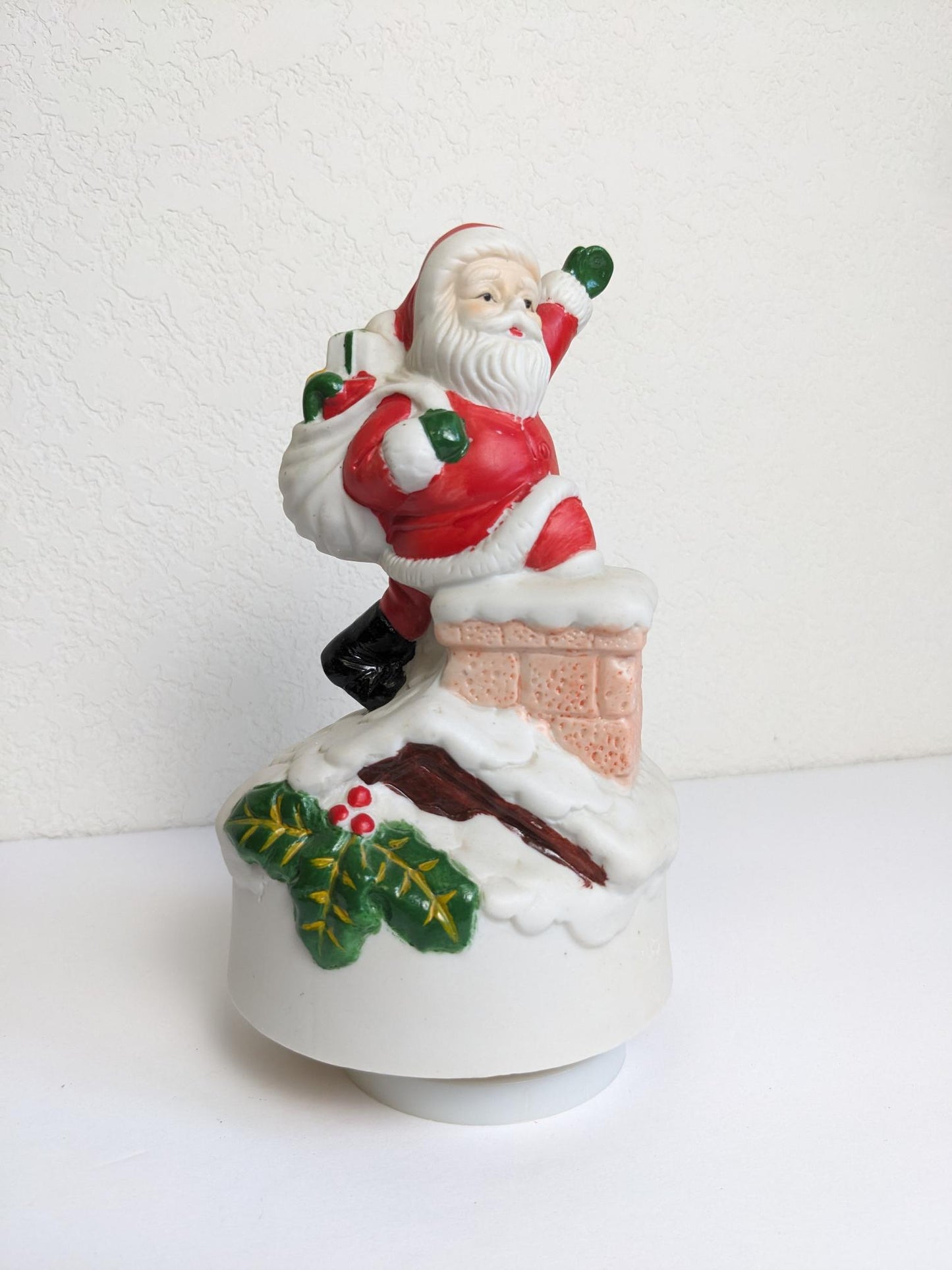 Vintage 'Music Go Round' Santa Claus Music Box