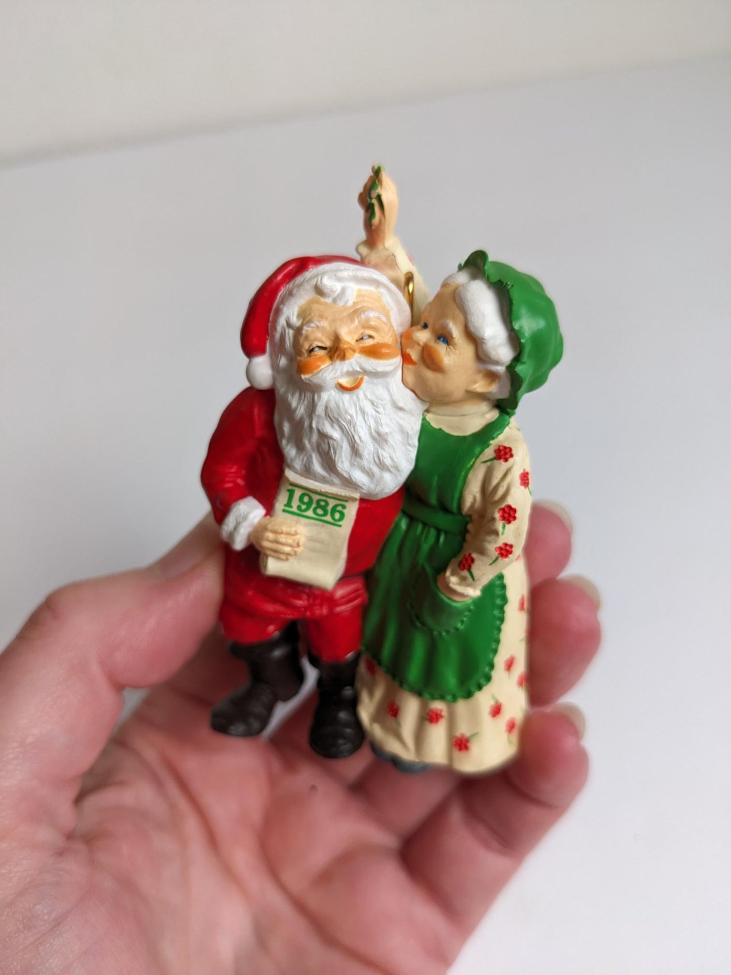 1986 Mr. and Mrs. Claus 'Merry Mistletoe Time' Hallmark Christmas Ornament