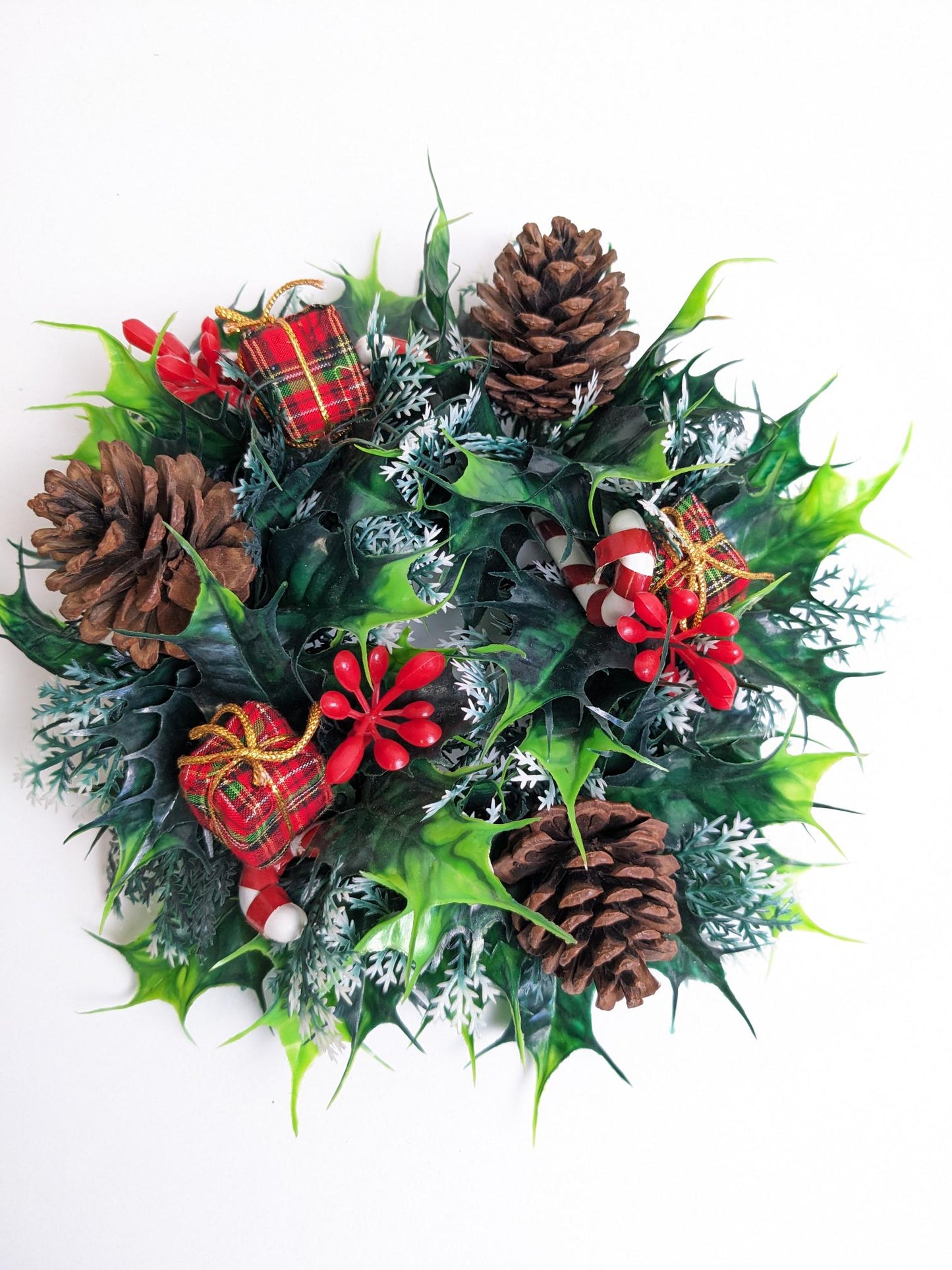 Vintage 1960's Christmas Candle Wreath Ring