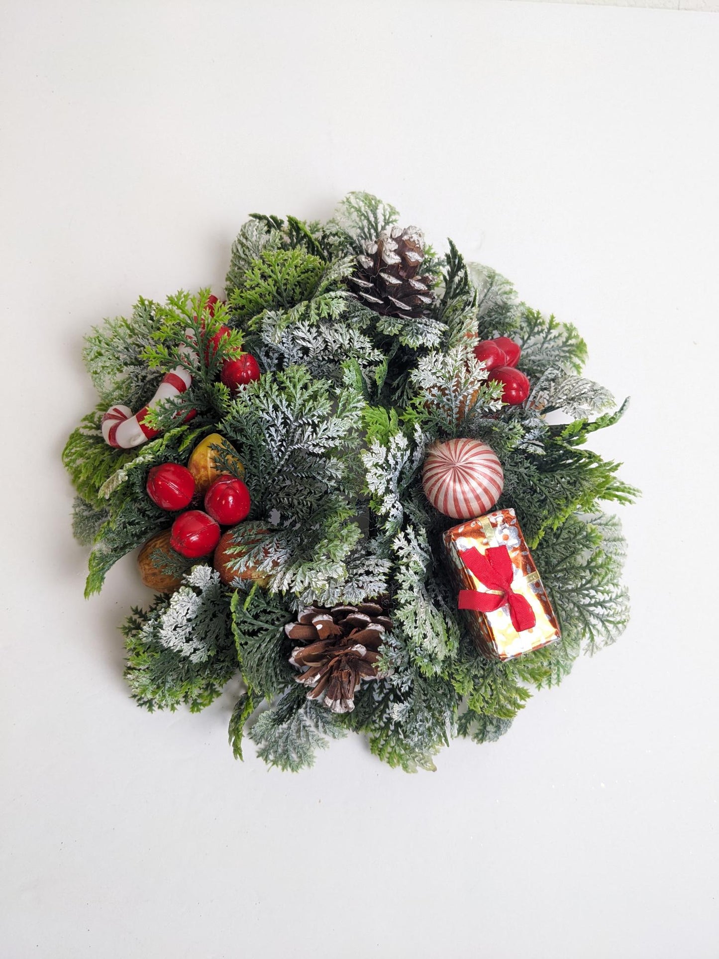 Vintage 1960's Christmas Candle Wreath Ring