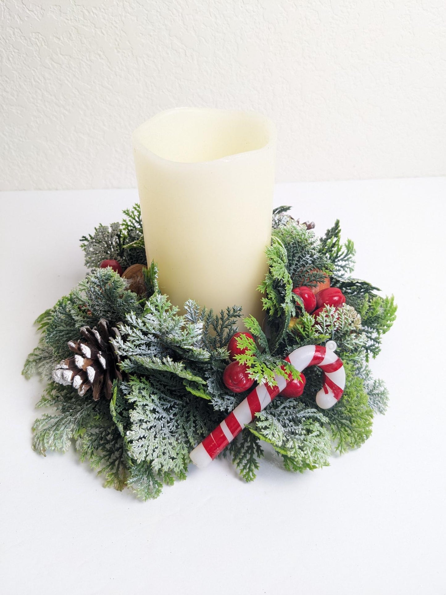 Vintage 1960's Christmas Candle Wreath Ring