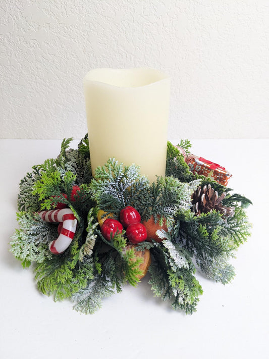 Vintage 1960's Christmas Candle Wreath Ring
