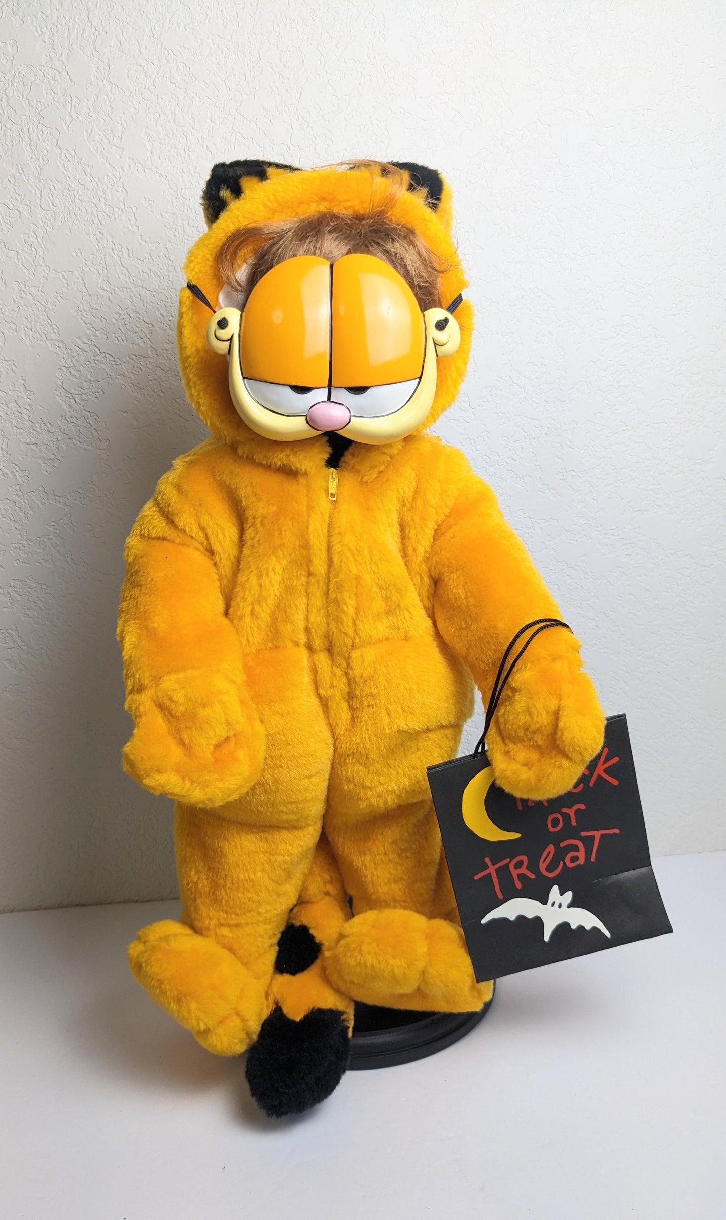 Danbury Mint Trick or Treat with Garfield Halloween Doll