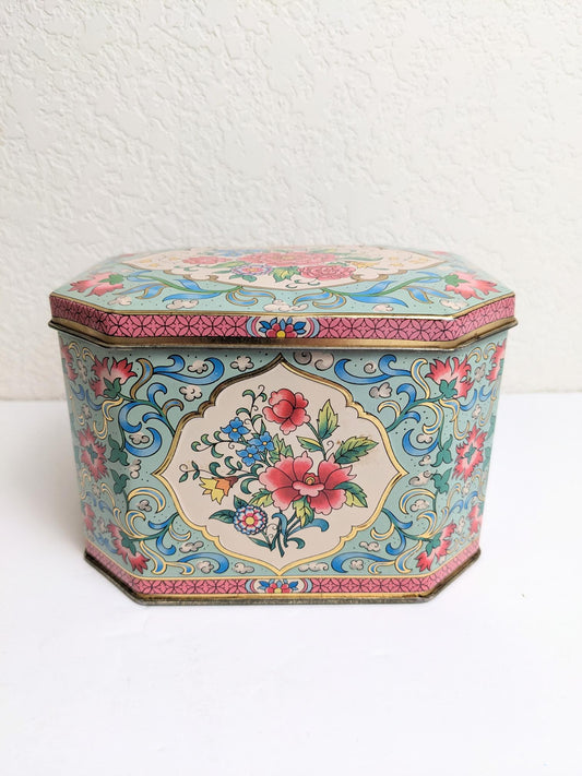 Daher Vintage Hinged Tin Box
