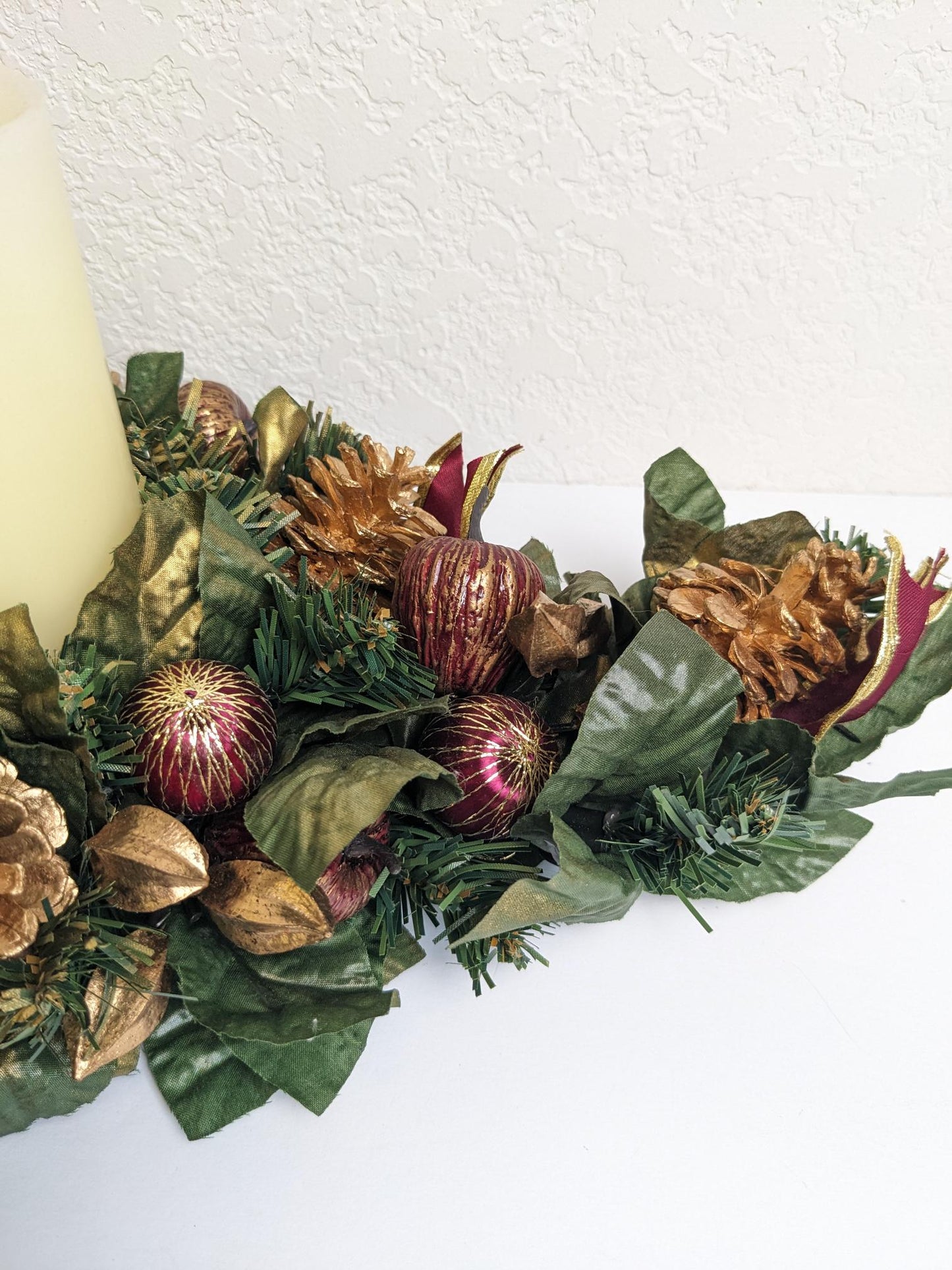 Vintage 1960's Holiday Candle Wreath Ring Centerpiece