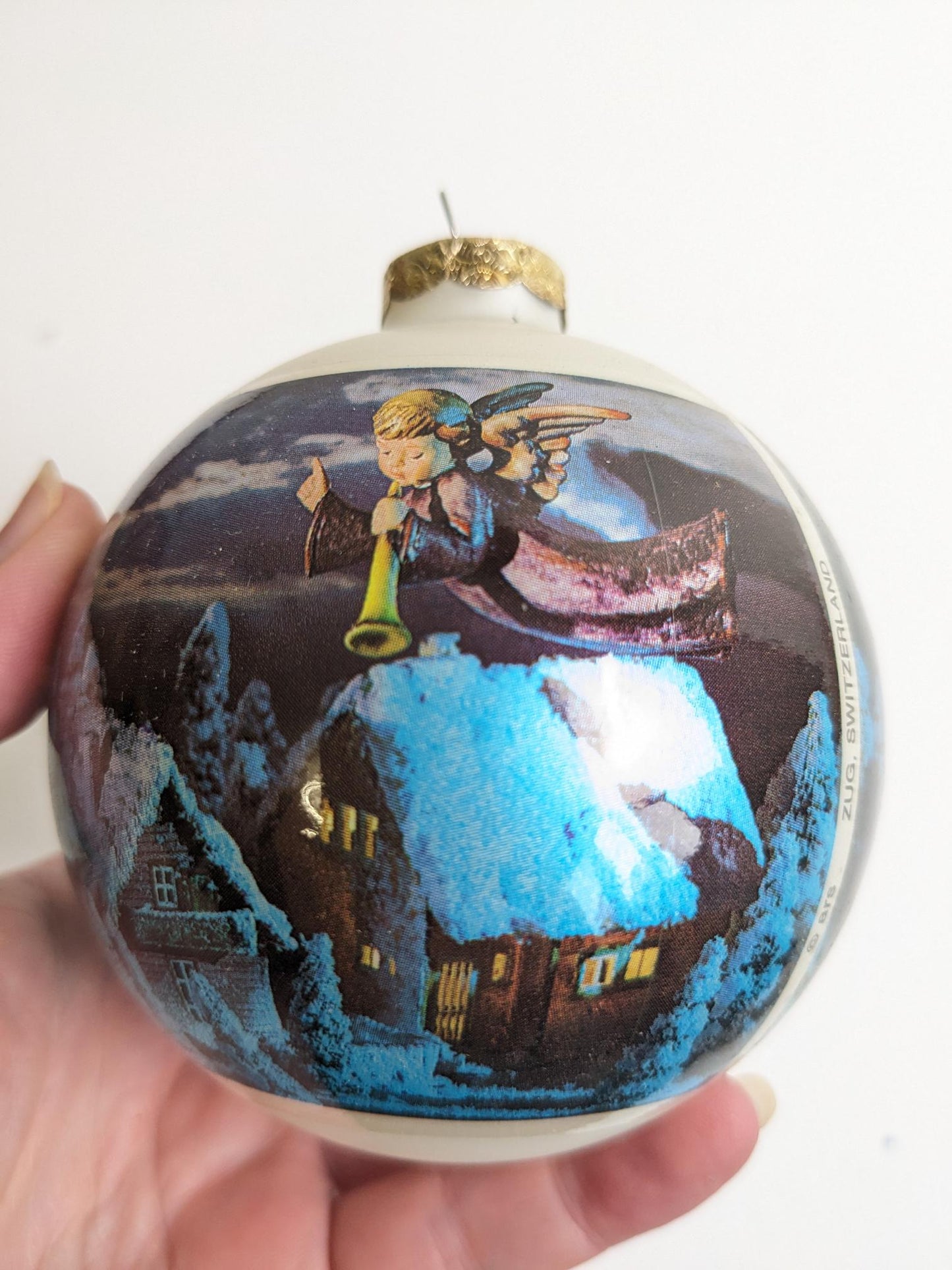 Flying Angel M.I. Hummel 1990 Christmas Ornament