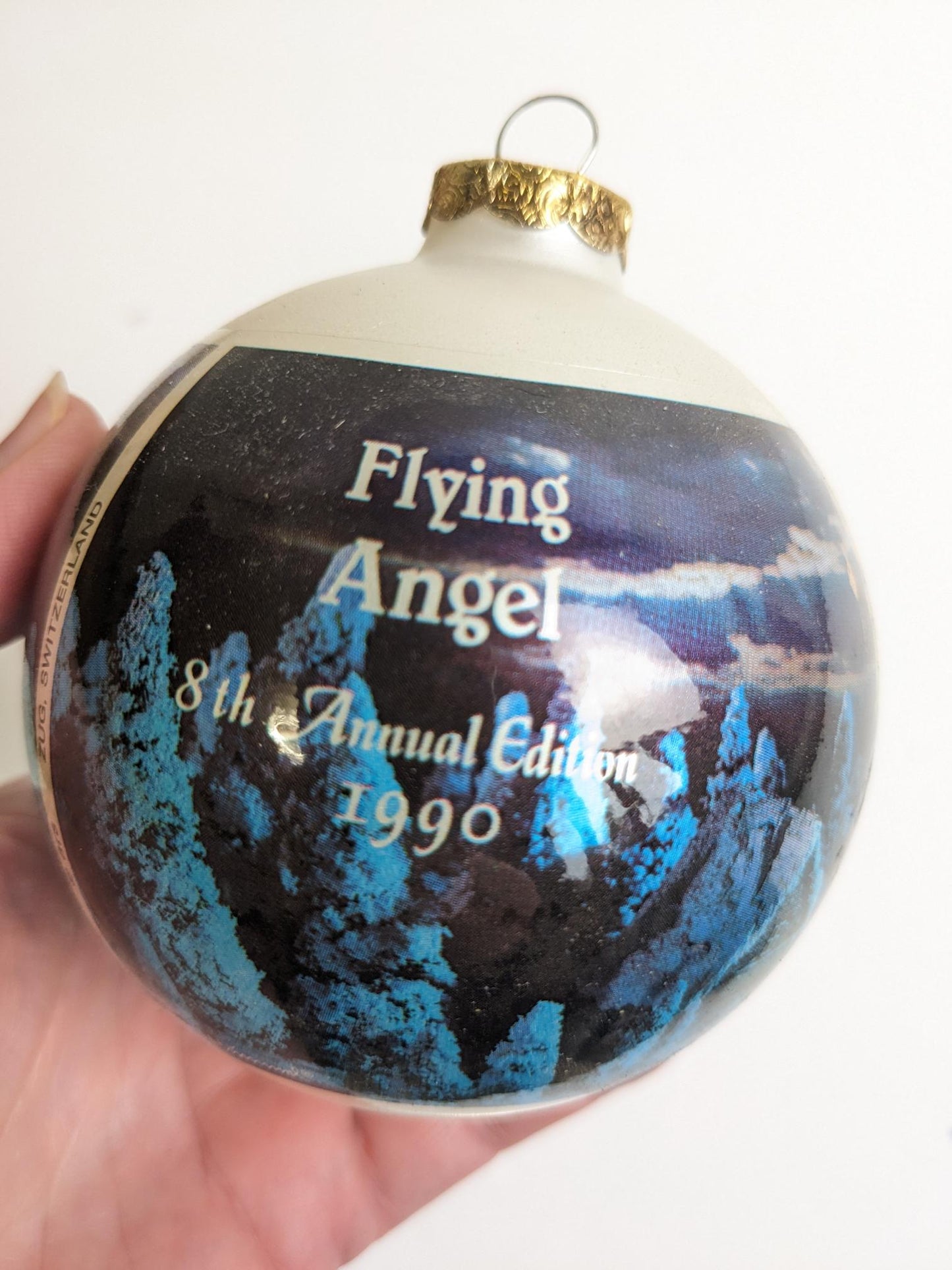 Flying Angel M.I. Hummel 1990 Christmas Ornament