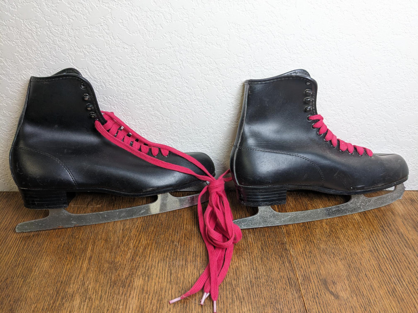 Vintage Black Ice Skates - Size 11