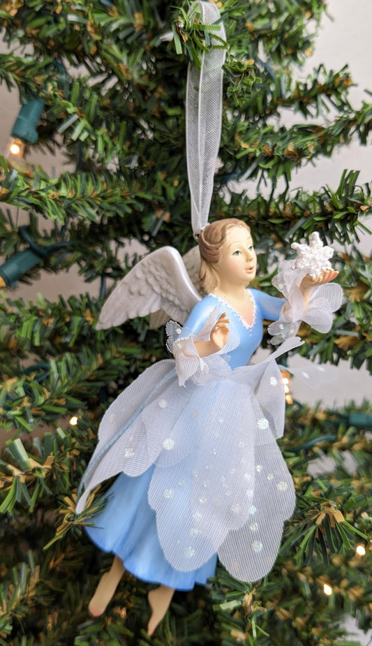 Hallmark Holiday Angel 2006 Christmas Ornament