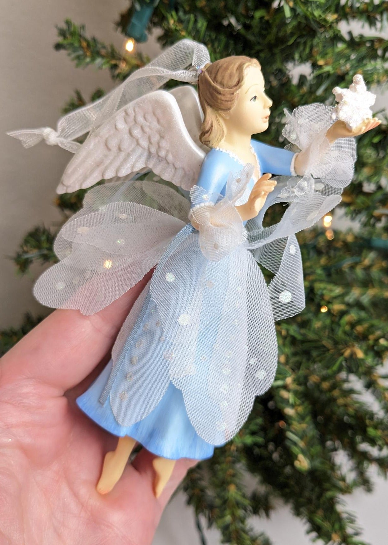 Hallmark Holiday Angel 2006 Christmas Ornament