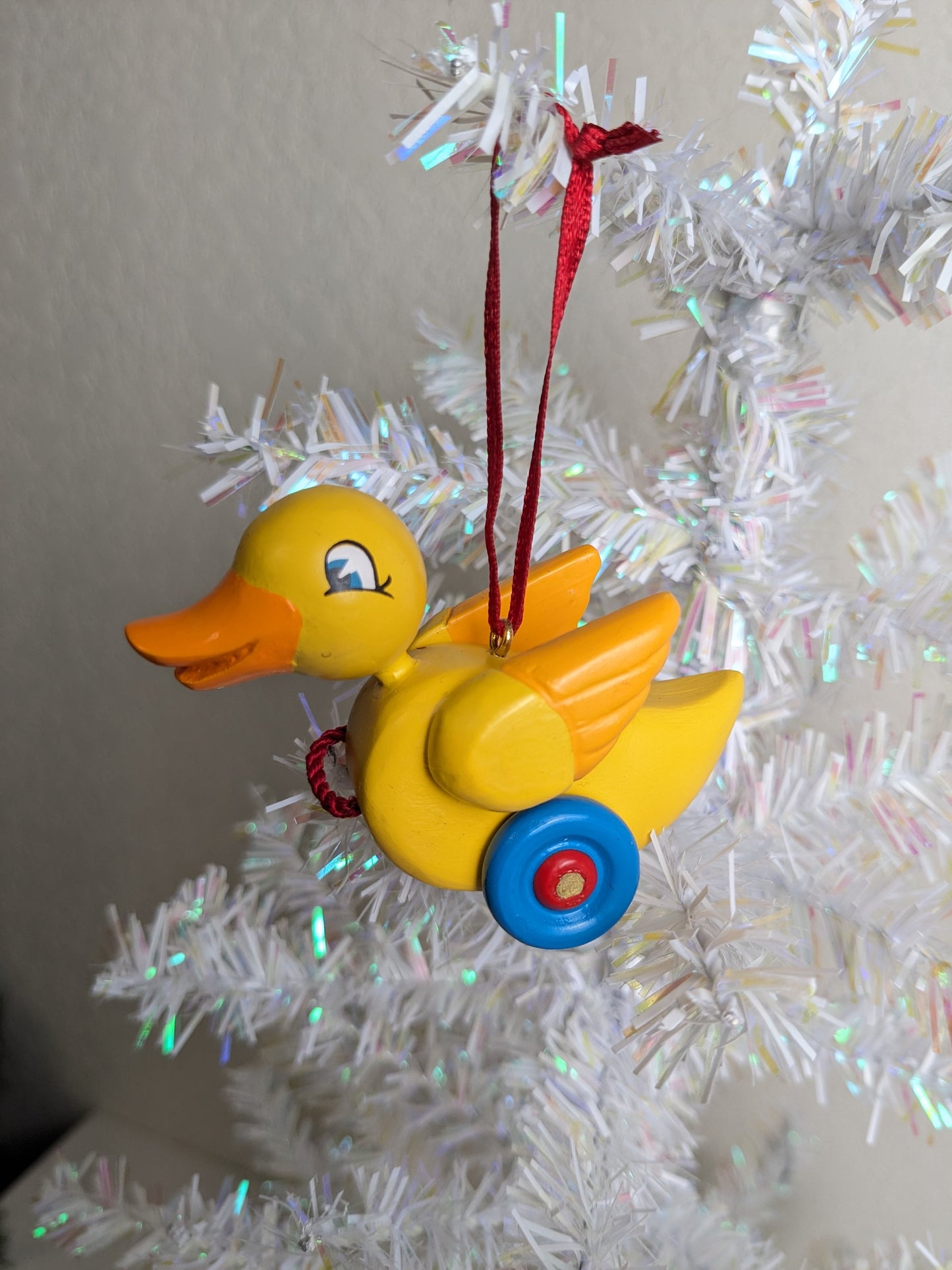 Waddles Duck - Hallmark Keepsake Ornament 2001