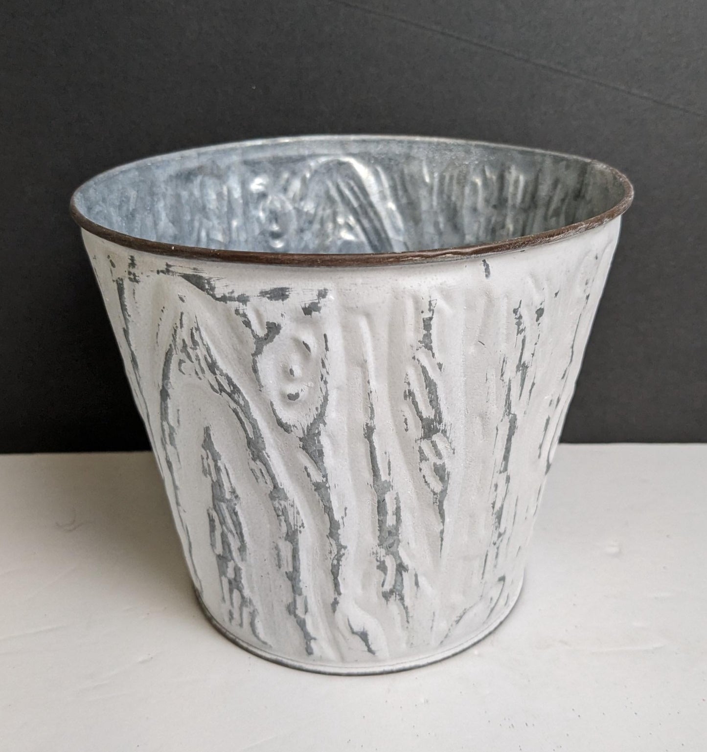 White Galvanized Brushed Faux Wood Grain Tin Planter Pot 6 1/2"