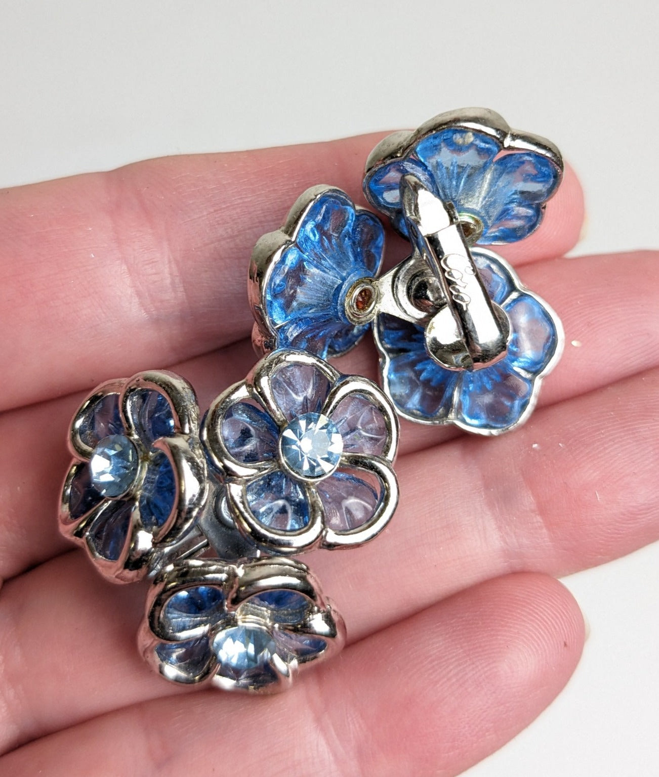 Vintage Jewelry Floral Clip-On Earrings