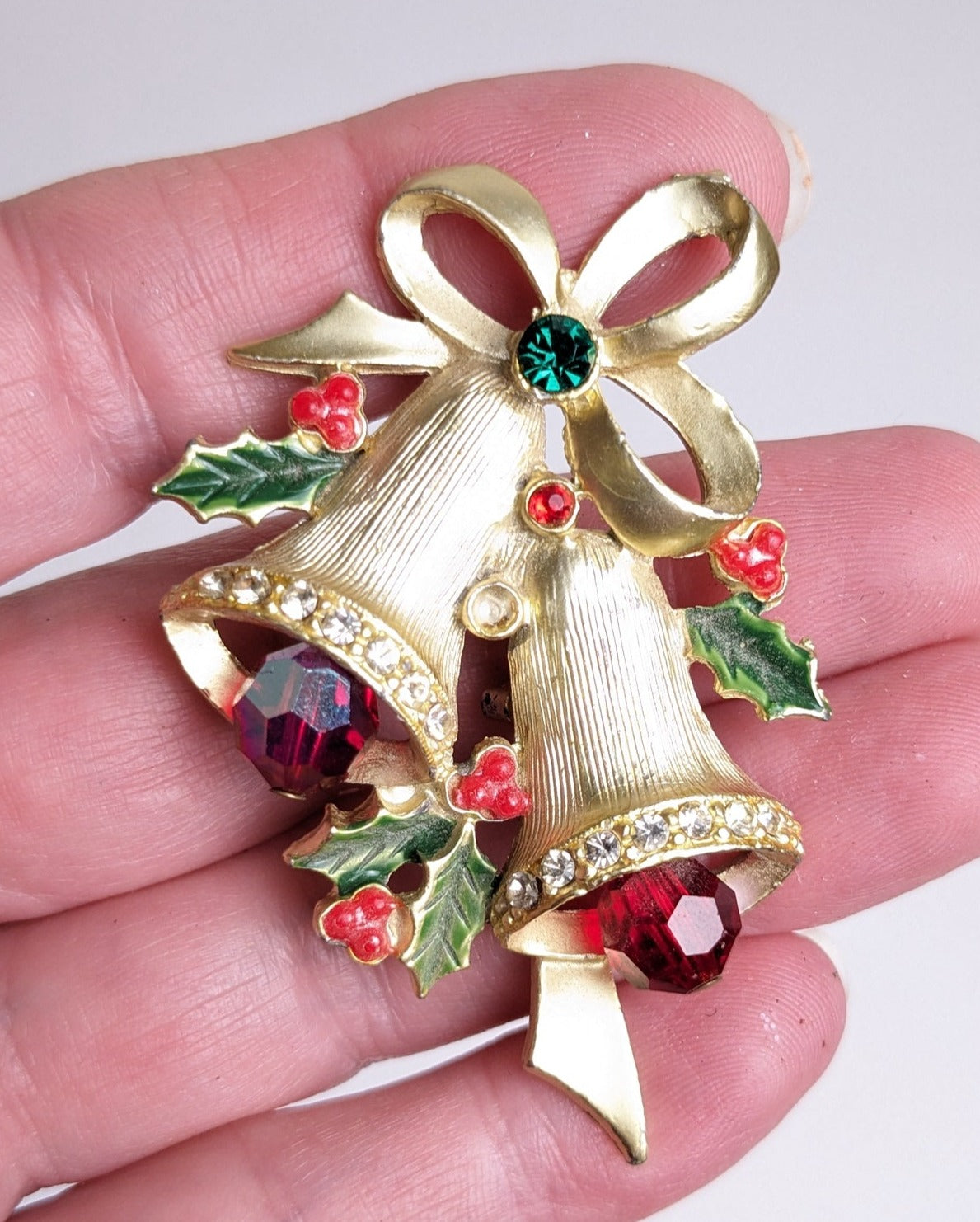 Vintage Jewelry Gold Toned Christmas Bells Brooch Pin