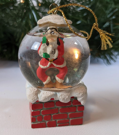 Disney Goofy Christmas Mini Snow Globe