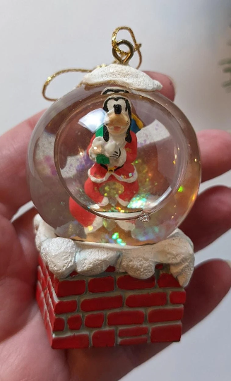 Disney Goofy Christmas Mini Snow Globe