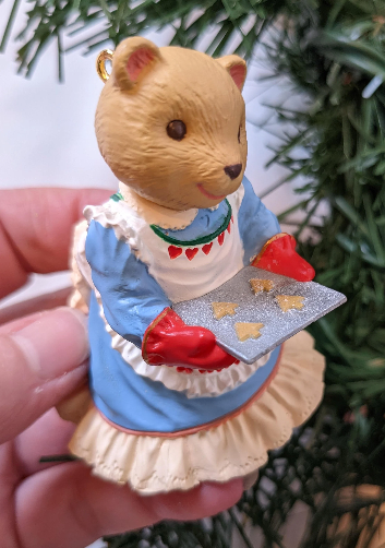 Mama Bearinger - Hallmark Keepsake Ornament 1993