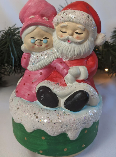 Vintage Sankyo Santa and Mrs. Claus Rotating Christmas Music Box