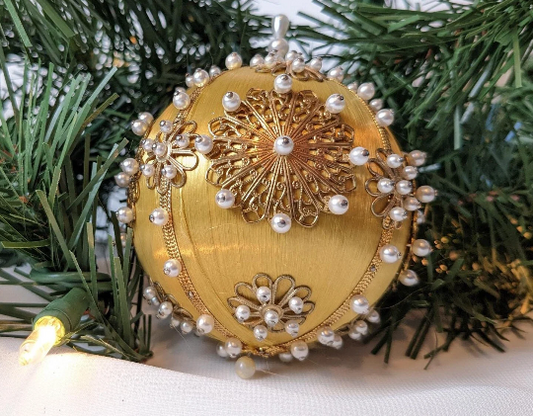 Vintage Handmade Beaded Pushpin Ornament