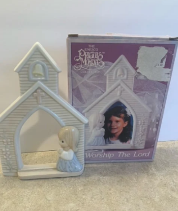 Vintage Precious Moments Worship the Lord Picture Frame