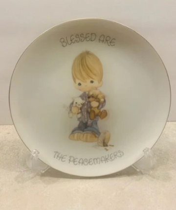 Vintage Precious Moments Plate 'Blessed Are The Peacemakers'