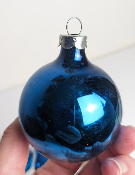 Vintage Pyramid Blue Ornaments