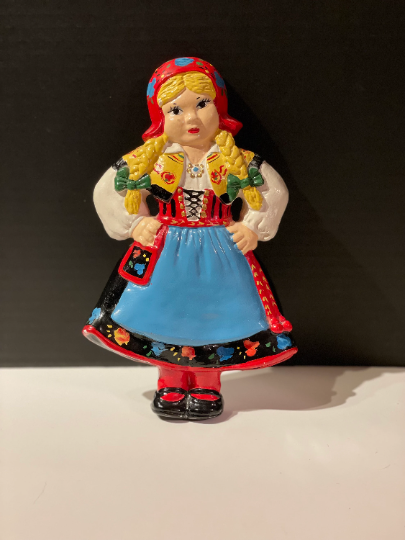 Vintage Chalkware German Girl in Hand Painted colorful Lederhosen